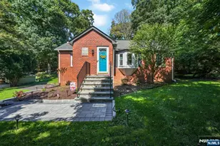 89 Grove St, Oakland, NJ 07436 - Photo 1