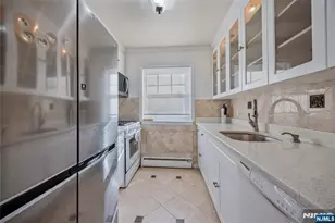 300 E Homestead Ave A5, Palisades Park, NJ 07650 - Photo 10