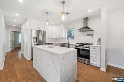 331 Elmwood Drive, Paramus, NJ 07652 - Photo 8