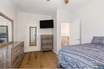 331 Elmwood Drive, Paramus, NJ 07652 - Photo 20