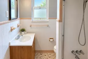 257 Desoto Pl, Cliffside Park, NJ 07010 - Photo 6