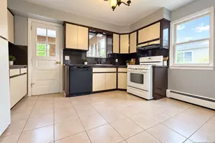 257 Desoto Pl, Cliffside Park, NJ 07010 - Photo 8
