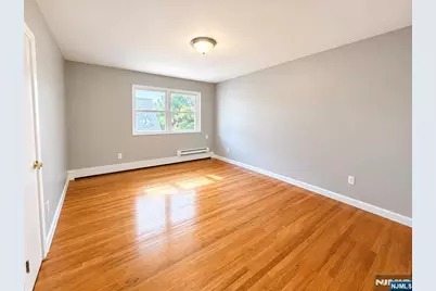 257 Desoto Place, Cliffside Park, NJ 07010 - Photo 4