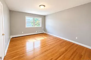 257 Desoto Pl, Cliffside Park, NJ 07010 - Photo 4