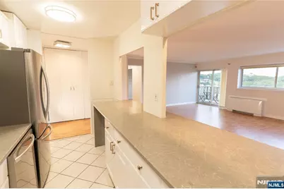 2180 Center 7D #7D, Fort Lee, NJ 07024 - Photo 8