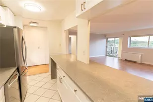 2180 Center 7D, Fort Lee, NJ 07024 - Photo 8