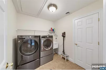 52 Robinhood Avenue, Closter, NJ 07624 - Photo 32