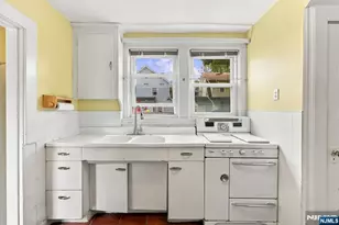 25 Edward St, Bergenfield, NJ 07621 - Photo 18