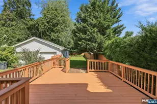 25 Edward St, Bergenfield, NJ 07621 - Photo 28