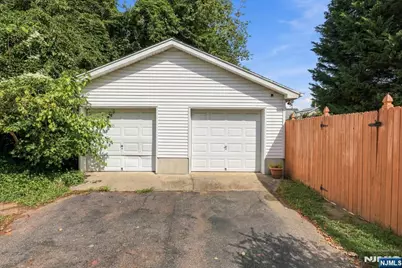 25 Edward Street, Bergenfield, NJ 07621 - Photo 32
