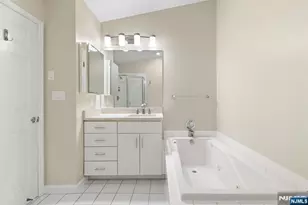 124 Panorama Dr, Edgewater, NJ 07020 - Photo 20