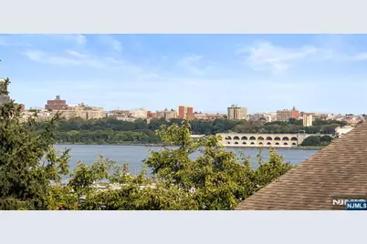 124 Panorama Drive, Edgewater, NJ 07020 - Photo 18