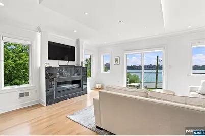 1439 River Road 1 #1, Edgewater, NJ 07020 - Photo 4