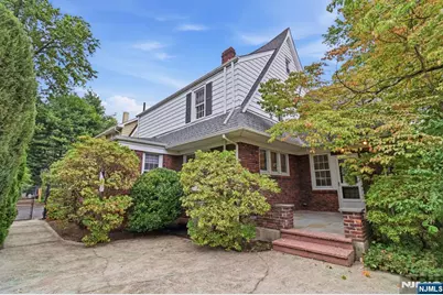 735 Summit Avenue, River Edge, NJ 07661 - Photo 32