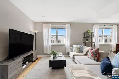 225 Clinton Street 4 #4, Hoboken, NJ 07030 - Photo 2