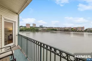 106 The Promenade, Edgewater, NJ 07020 - Photo 4