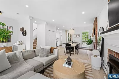 208 3rd Street, Hoboken, NJ 07030 - Photo 4