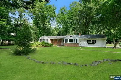 15 Pinehill Drive, Upper Saddle River, NJ 07458 - Photo 2