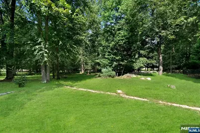15 Pinehill Drive, Upper Saddle River, NJ 07458 - Photo 6