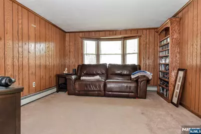 638 Asbury Street, New Milford, NJ 07646 - Photo 14