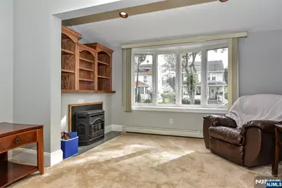 638 Asbury Street, New Milford, NJ 07646 - Photo 6