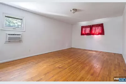 310 Main Street, South Hackensack Township, NJ 07606 - Photo 28