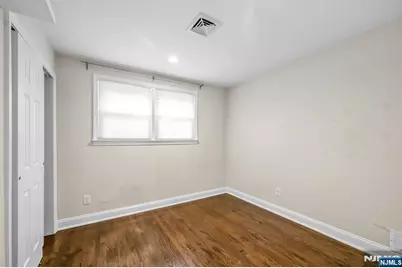 23 Hampshire Road, Paramus, NJ 07652 - Photo 12