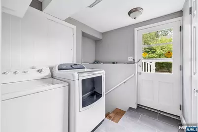 23 Hampshire Road, Paramus, NJ 07652 - Photo 24