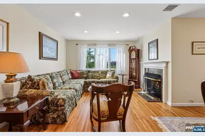411 Heights Drive 8 #8, Haledon, NJ 07508 - Photo 6