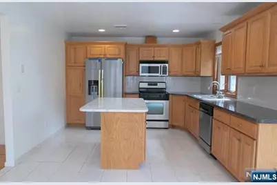 330 Lincoln Avenue, Fort Lee, NJ 07024 - Photo 2