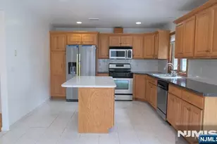 330 Lincoln Ave, Fort Lee, NJ 07024 - Photo 2