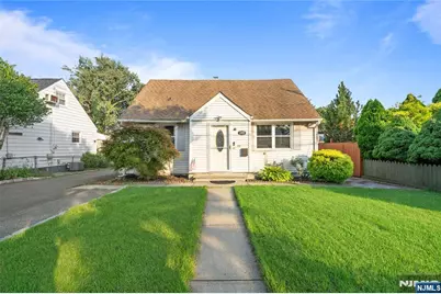 109 Maple Hill Road, Clifton, NJ 07013 - Photo 2