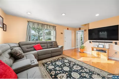 109 Maple Hill Road, Clifton, NJ 07013 - Photo 4