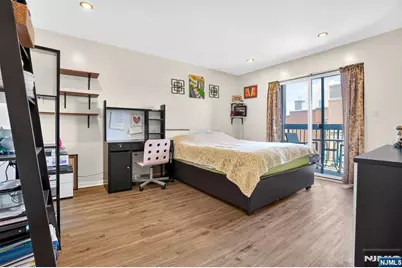 502 Livingston Court N502 #N502, Edgewater, NJ 07020 - Photo 8
