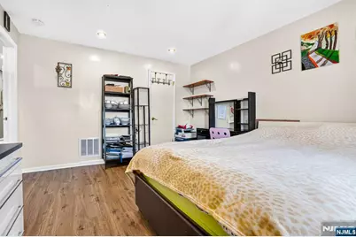 502 Livingston Court N502 #N502, Edgewater, NJ 07020 - Photo 10