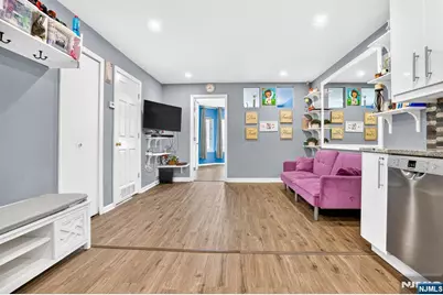 502 Livingston Court N502 #N502, Edgewater, NJ 07020 - Photo 6