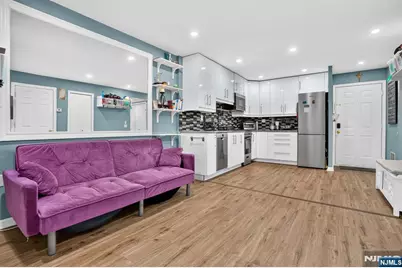 502 Livingston Court N502 #N502, Edgewater, NJ 07020 - Photo 4