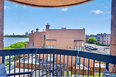 502 Livingston Court N502 #N502, Edgewater, NJ 07020 - Photo 16
