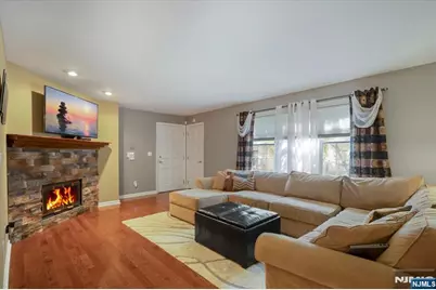124 Falls Bridge Drive 629 #629, Totowa, NJ 07512 - Photo 4