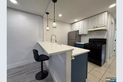 270 1/2 Summit Avenue 1st Fl #1st fl, Jersey City, NJ 07306 - Photo 4