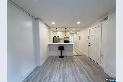 270 1/2 Summit Avenue 1st Fl #1st fl, Jersey City, NJ 07306 - Photo 10