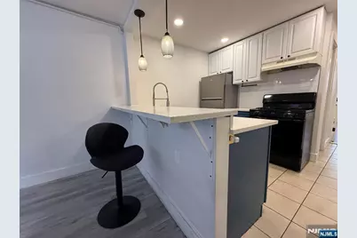 270 1/2 Summit Avenue 1st Fl #1st fl, Jersey City, NJ 07306 - Photo 8