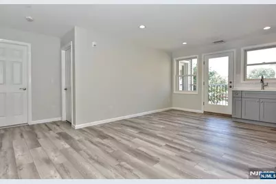 7 Bergen Street 203 #203, Westwood, NJ 07675 - Photo 8