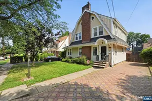 187 Kings Ct, Teaneck Township, NJ 07666 - Photo 2