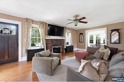 187 Kings Court, Teaneck Township, NJ 07666 - Photo 18