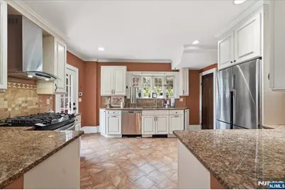 187 Kings Court, Teaneck Township, NJ 07666 - Photo 26