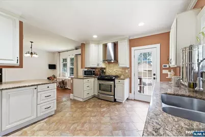 187 Kings Court, Teaneck Township, NJ 07666 - Photo 28