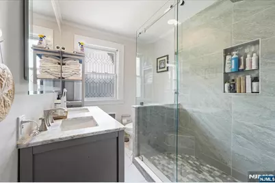 187 Kings Court, Teaneck Township, NJ 07666 - Photo 4