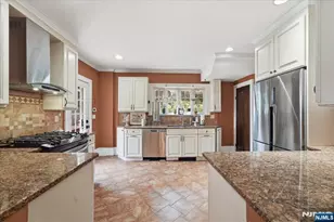 187 Kings Ct, Teaneck Township, NJ 07666 - Photo 12