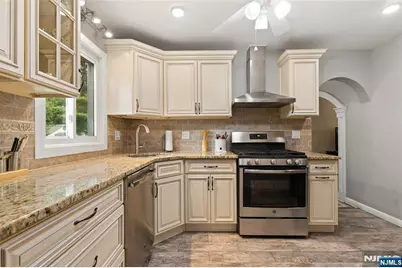 185 Bergenline Avenue, Westwood, NJ 07675 - Photo 8